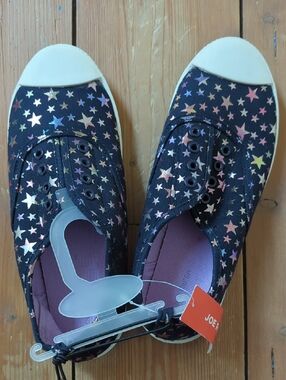 240-**NWT**Joe Fresh Navy Blue Slip-On Sneakers with Multicolor Star Print